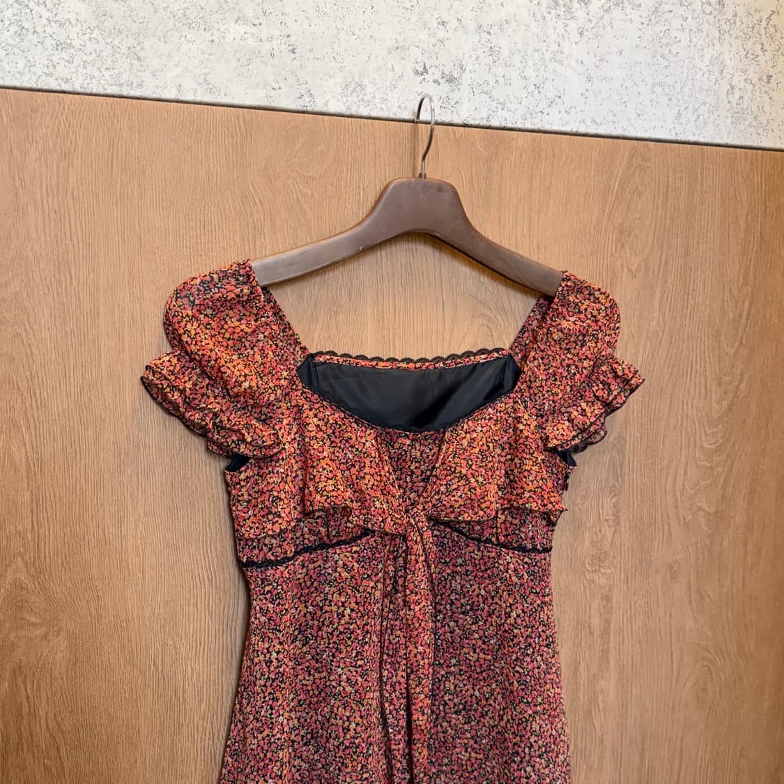 빈티지 블라우스 퍼프 슬리브 플라워 패턴 리본 타이 스트랩 디테일 오렌지 상품이미지7