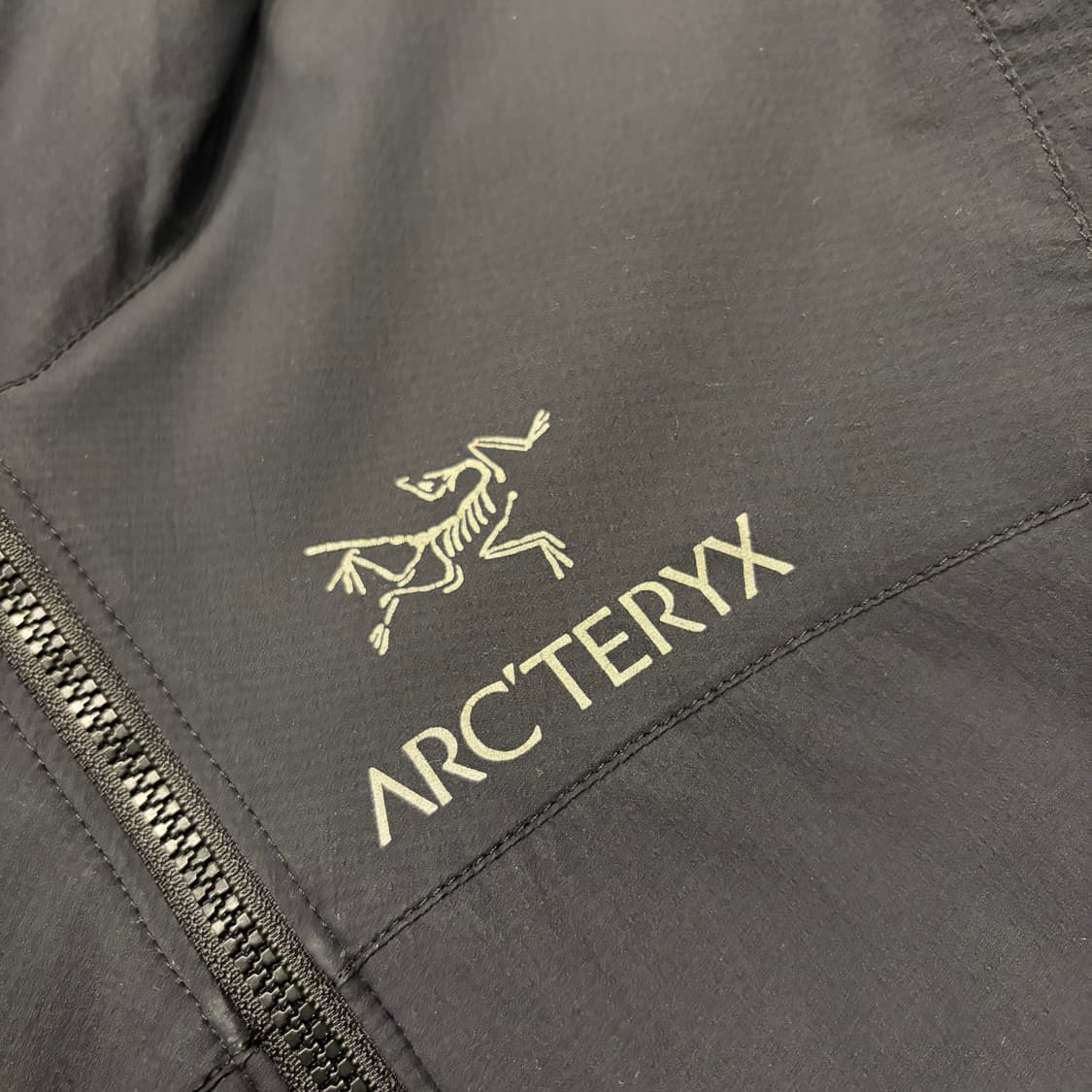 [M] 12s 아크테릭스 아톰 LT 블랙 후드 패딩 자켓 D364 상품이미지4