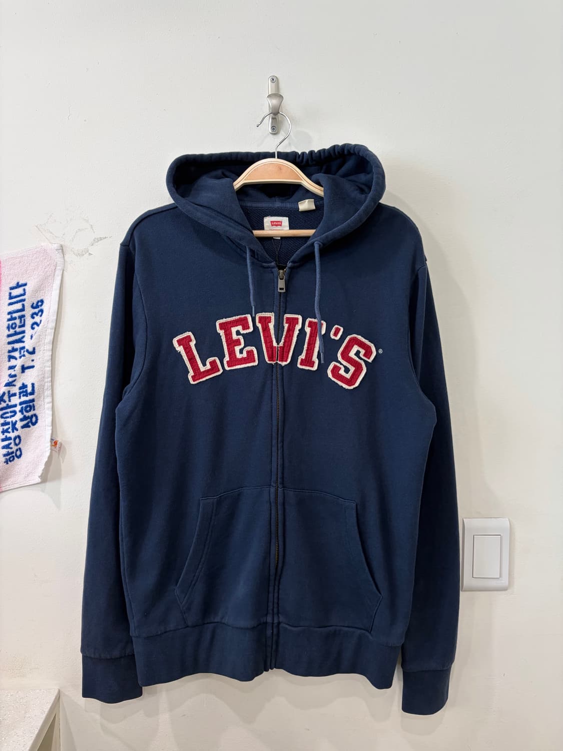 35. 리바이스 후드집업 상품이미지1
