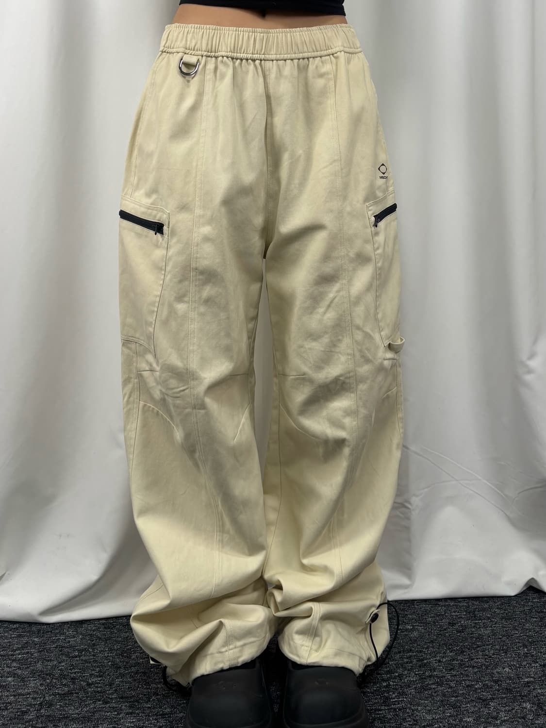 미스치프 베이지 드로잉 스트링 배기 팬츠 상품이미지1