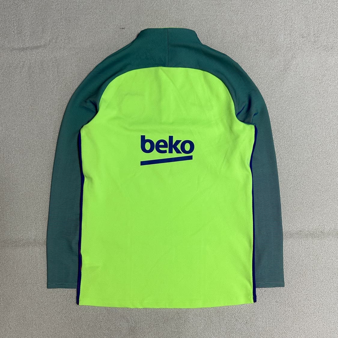 나이키 2017 바르셀로나 에어로스위프트 스트라이크 드릴탑 상품이미지3