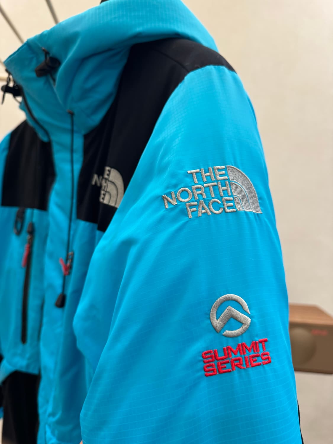 노스페이스 써밋 패딩 상품이미지3