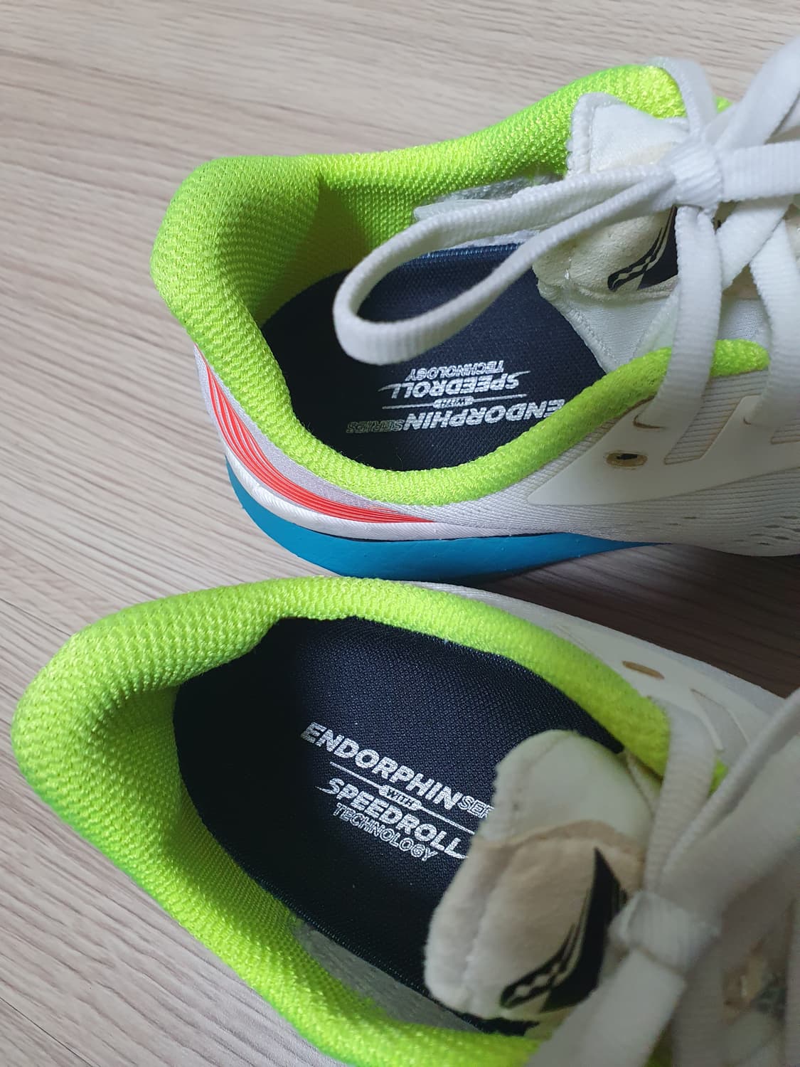 써코니 엔돌핀 프로 러닝화 255 상품이미지9