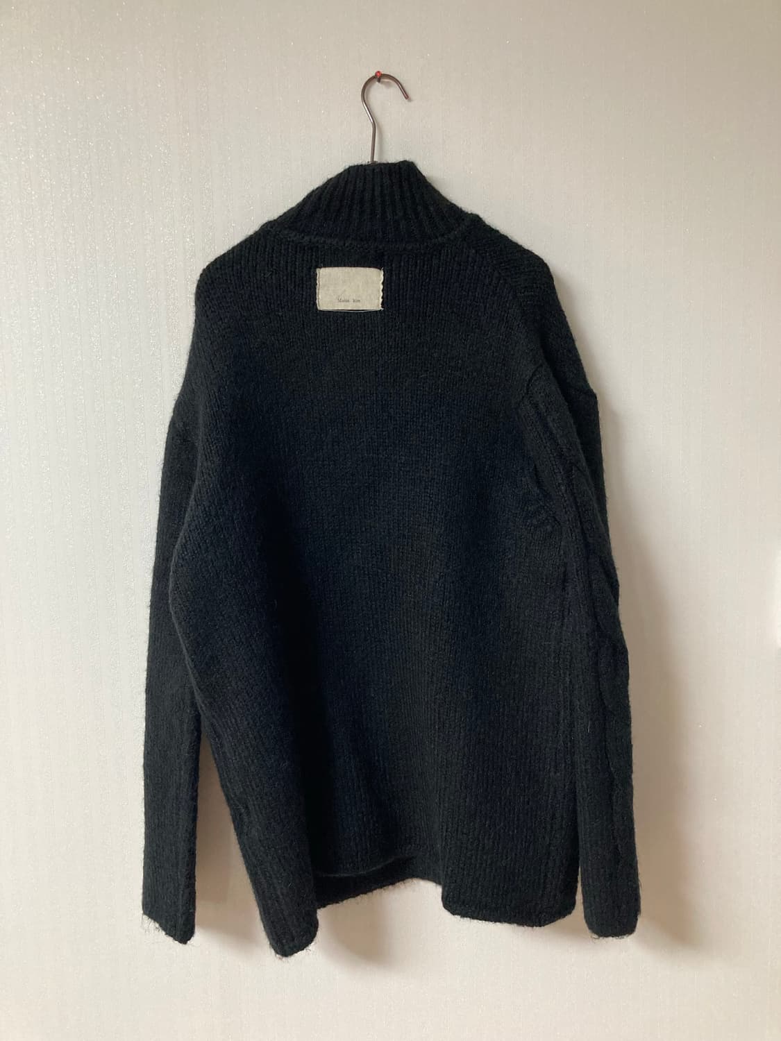 FREE) 마뗑킴 로고 패치 니트 가디건 상품이미지4