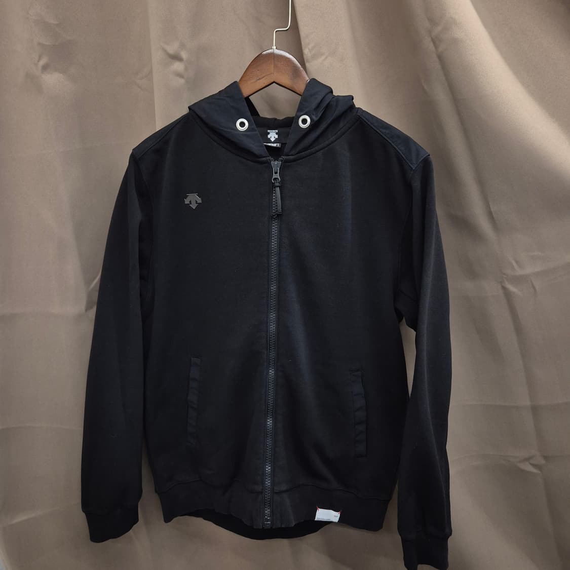 데상트 방풍 후드집업 100 상품이미지1