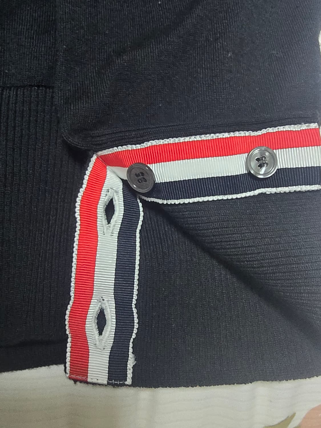 (25FW/새상품급)톰브라운 밀라노스티치 사선 블랙가디건 5사이즈 상품이미지5