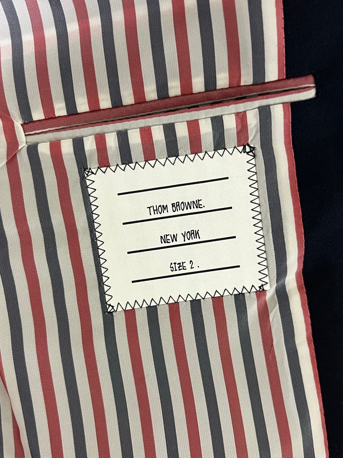 [정품] 새상품급 / 톰브라운 암밴드 금장 블레이저 네이비 2size 상품이미지4