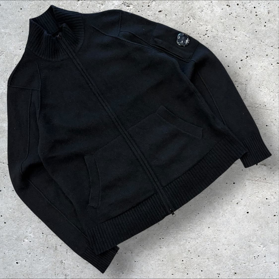 [48] C.P. 컴퍼니 울 레귤러 블랙 니트 집업 가디건 B376 상품이미지1