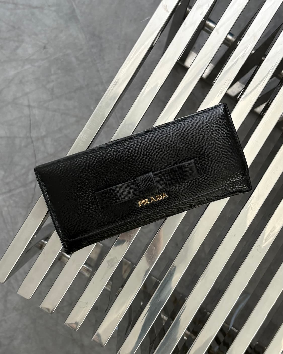 Prada 프라다 리본 로고 지갑 상품이미지1