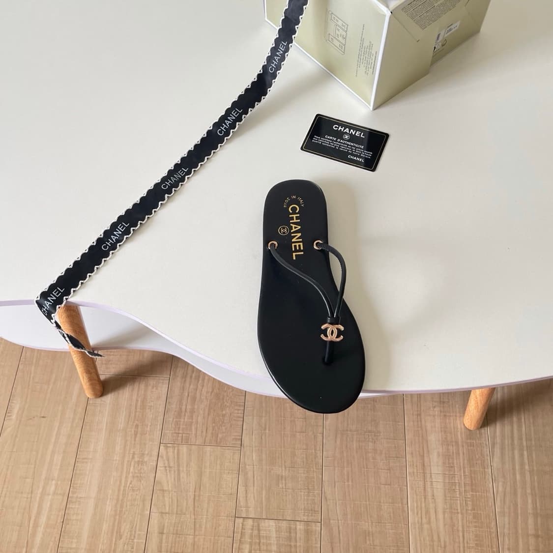샤넬 금장 CC로고 블랙 쪼리 상품이미지7