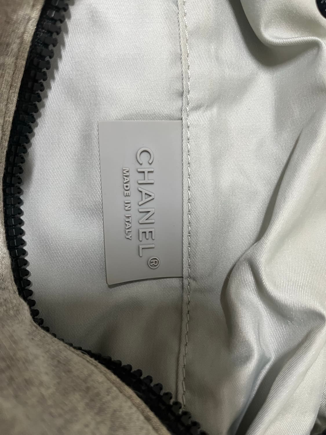 샤넬 스포츠 퀄팅클라우드 버클 메신저백(정품) 상품이미지6