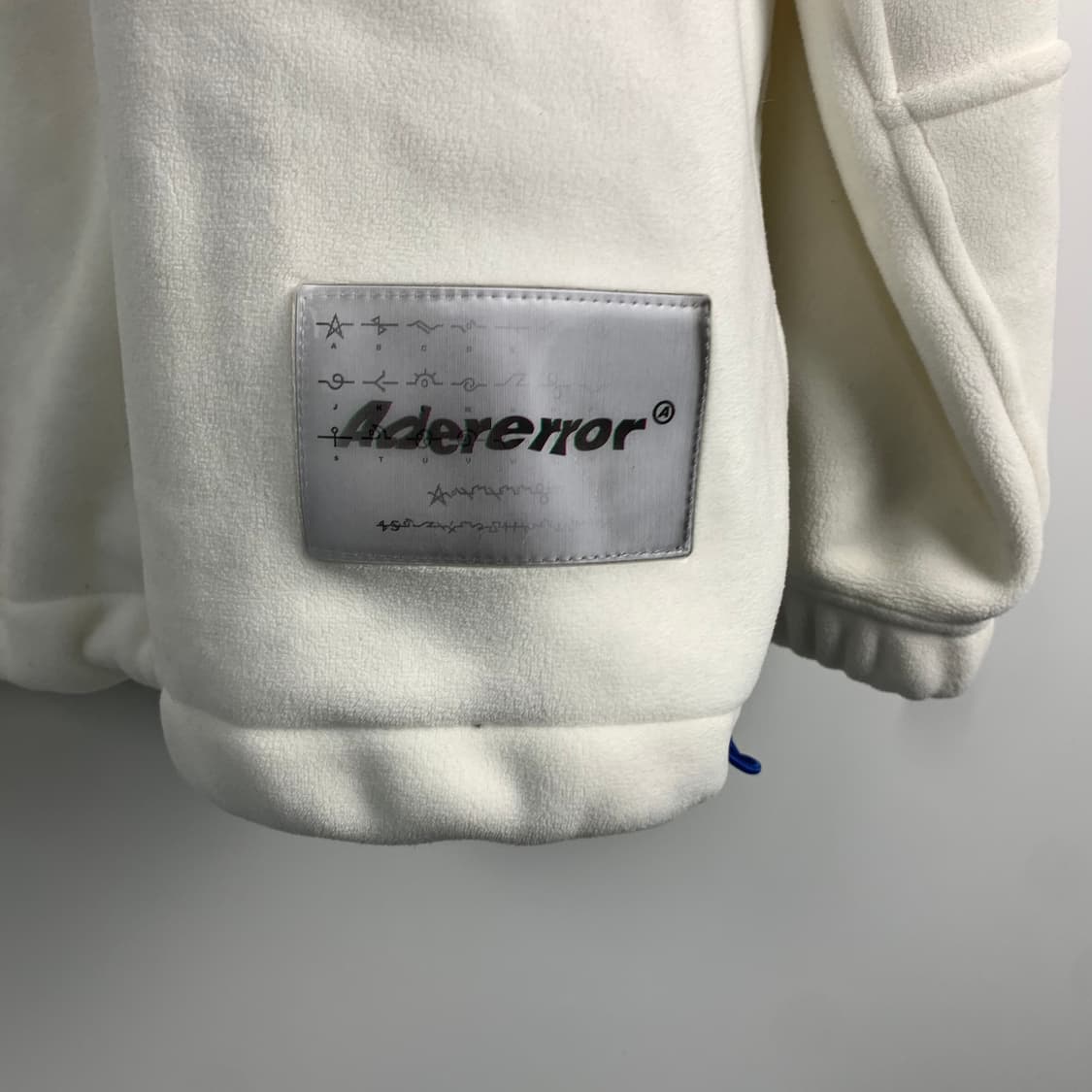 아더에러 화이트 플리스 후드집업 상품이미지6