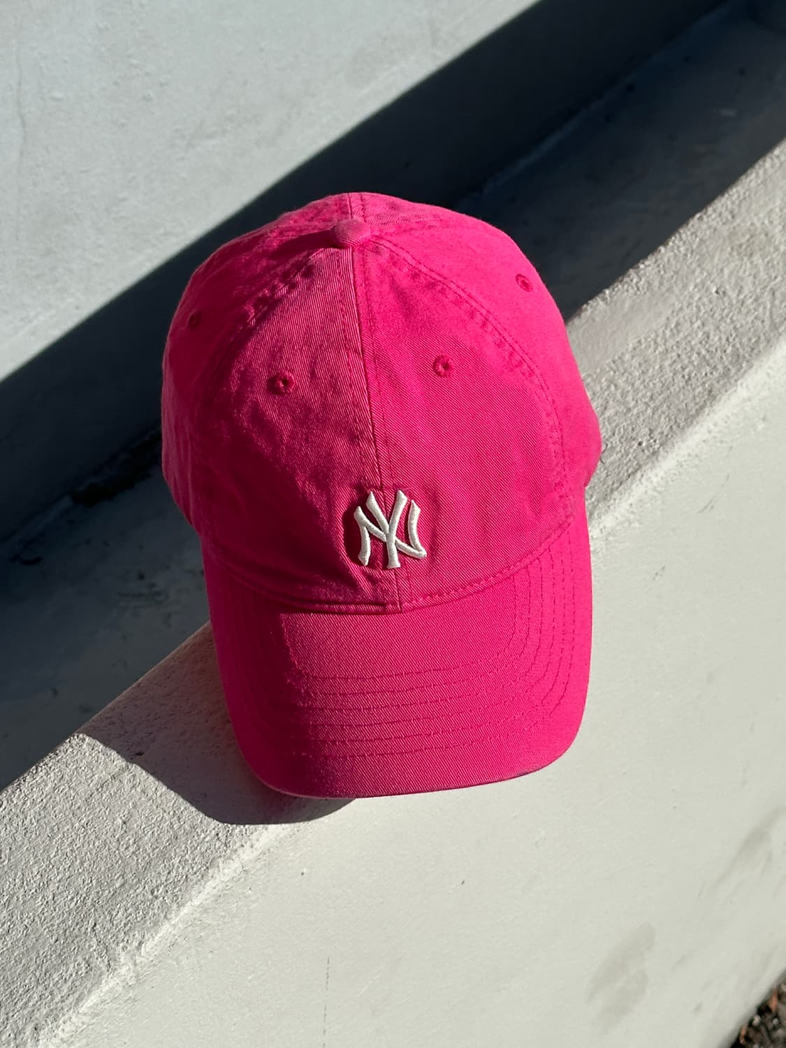 [F] MLB 엠엘비 양키스 로고 핫핑크 볼캡 모자 상품이미지1