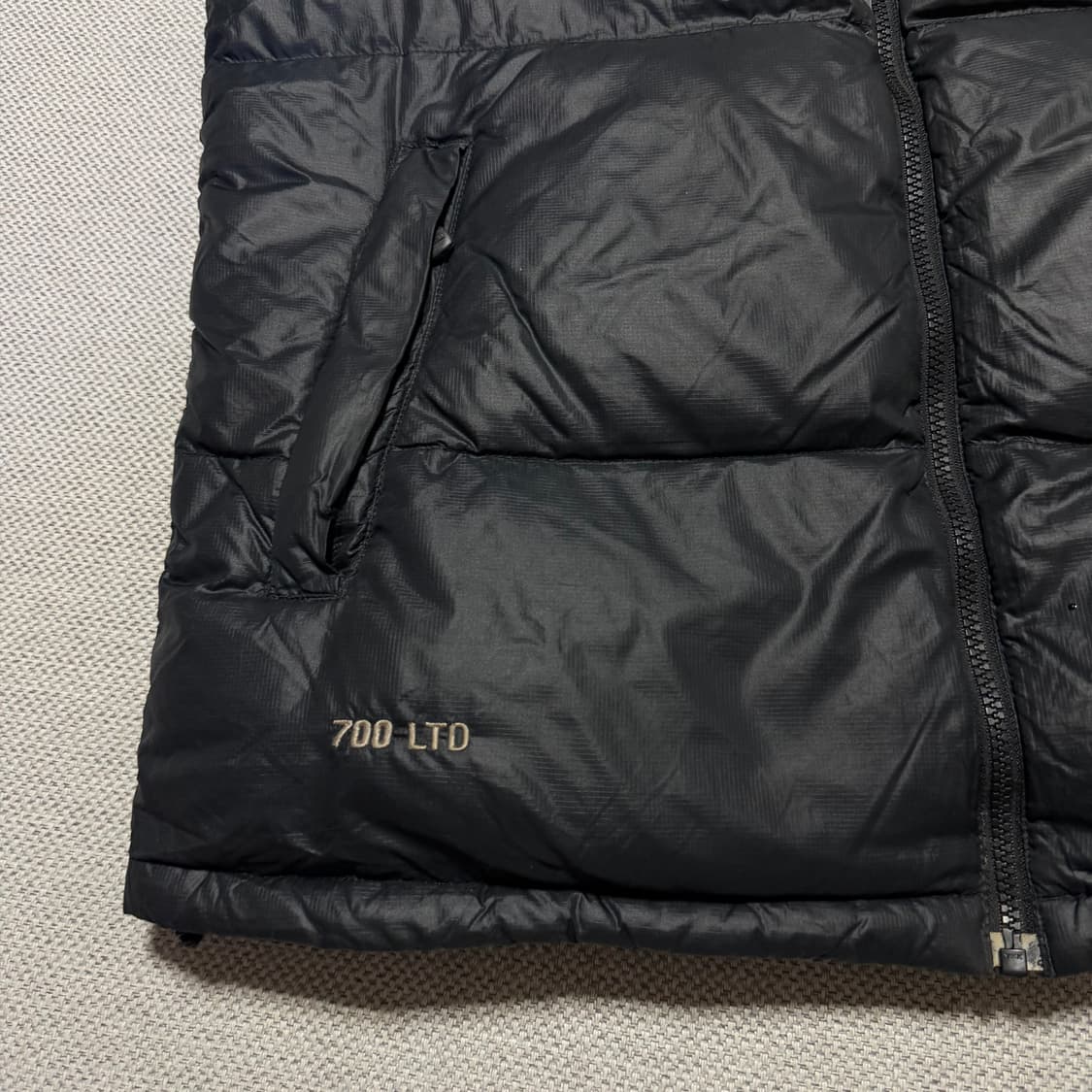 노스페이스 화이트라벨 700LTD 눕시 패딩조끼 상품이미지2