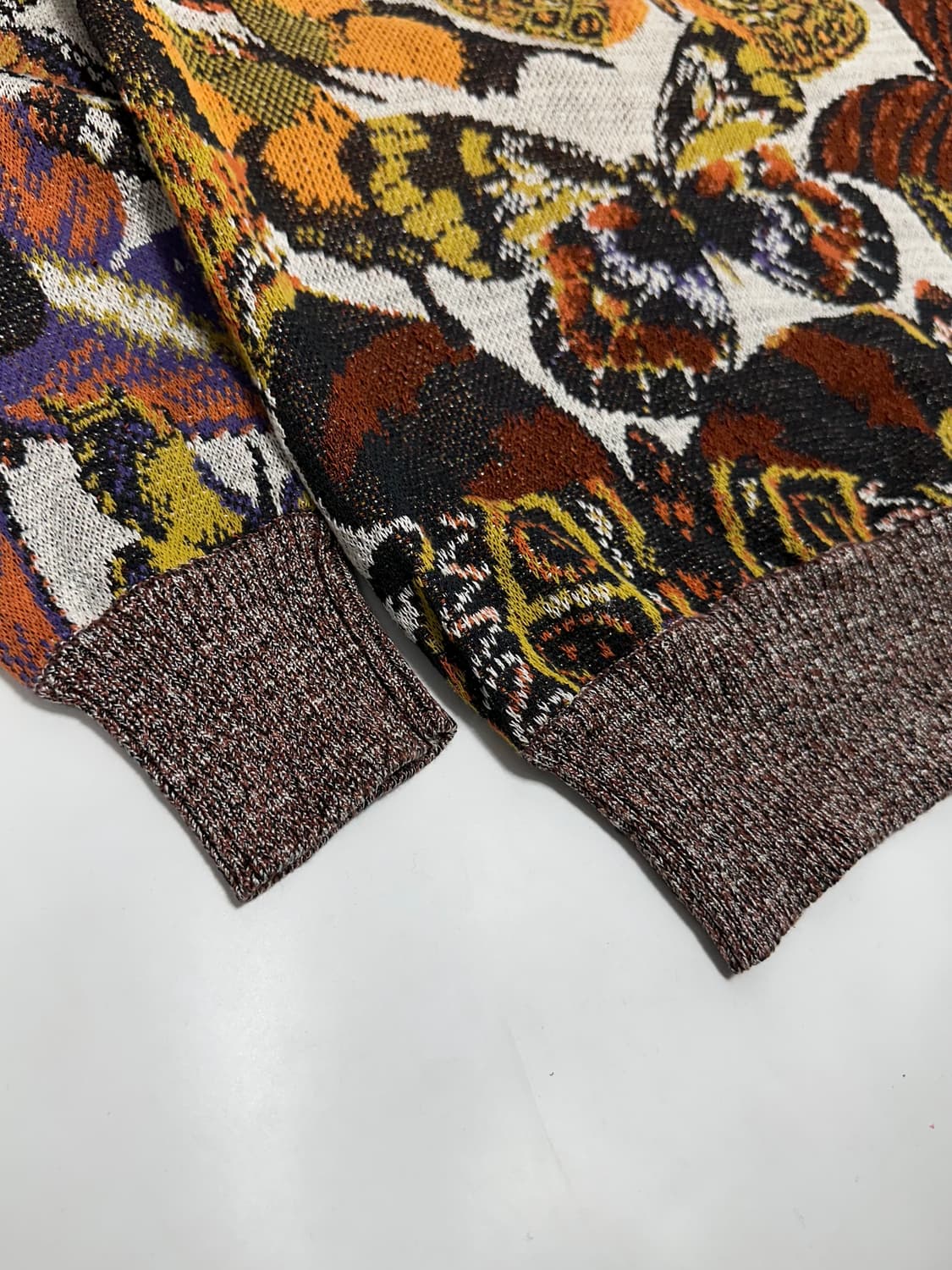 미쏘니 멀티컬러 나비 패턴 니트 상품이미지4