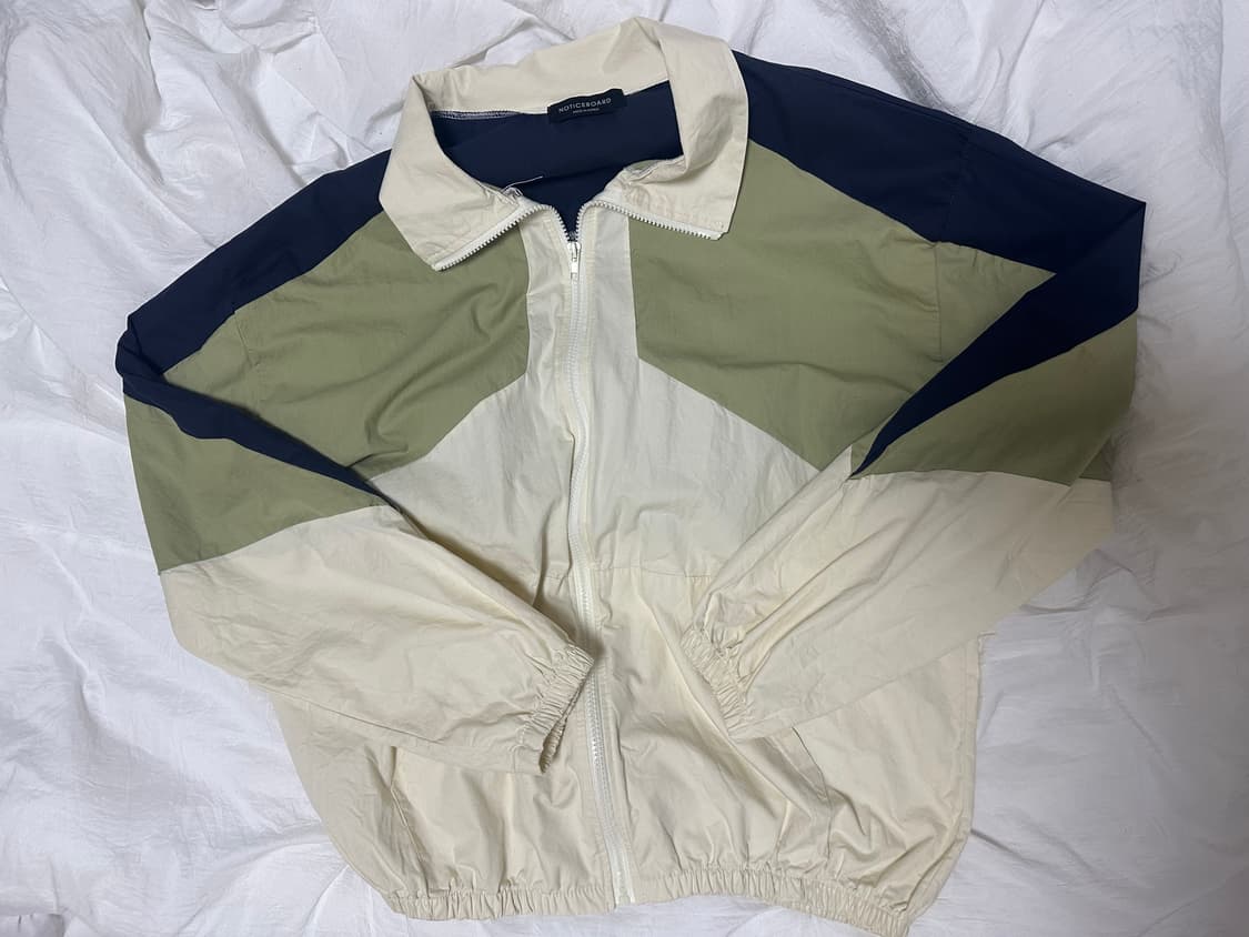 NOTICEBOARD 바람막이 상품이미지1