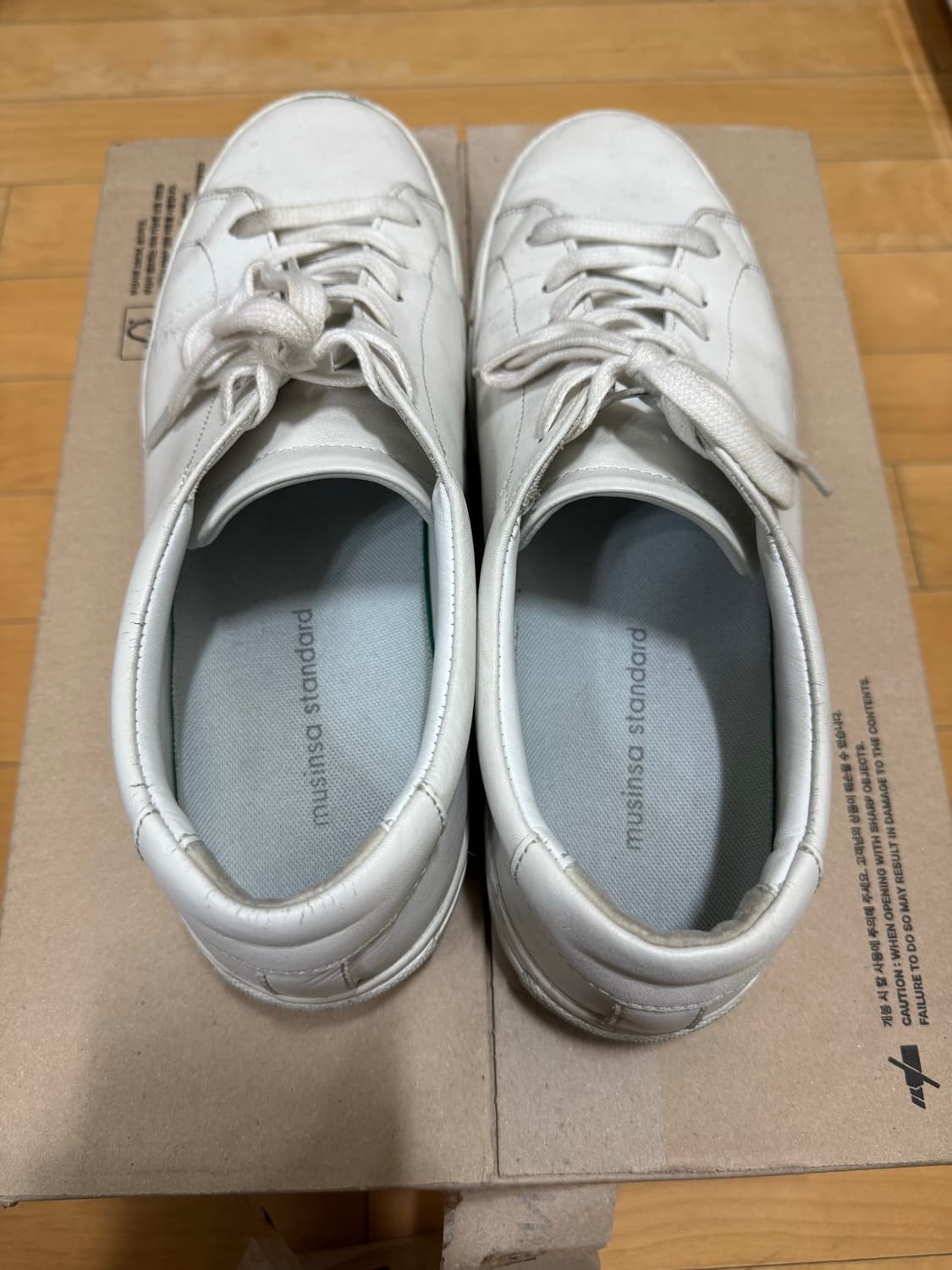 무신사스탠다드 무탠다드 레더 코트 스니커즈 화이트 280 상품이미지3