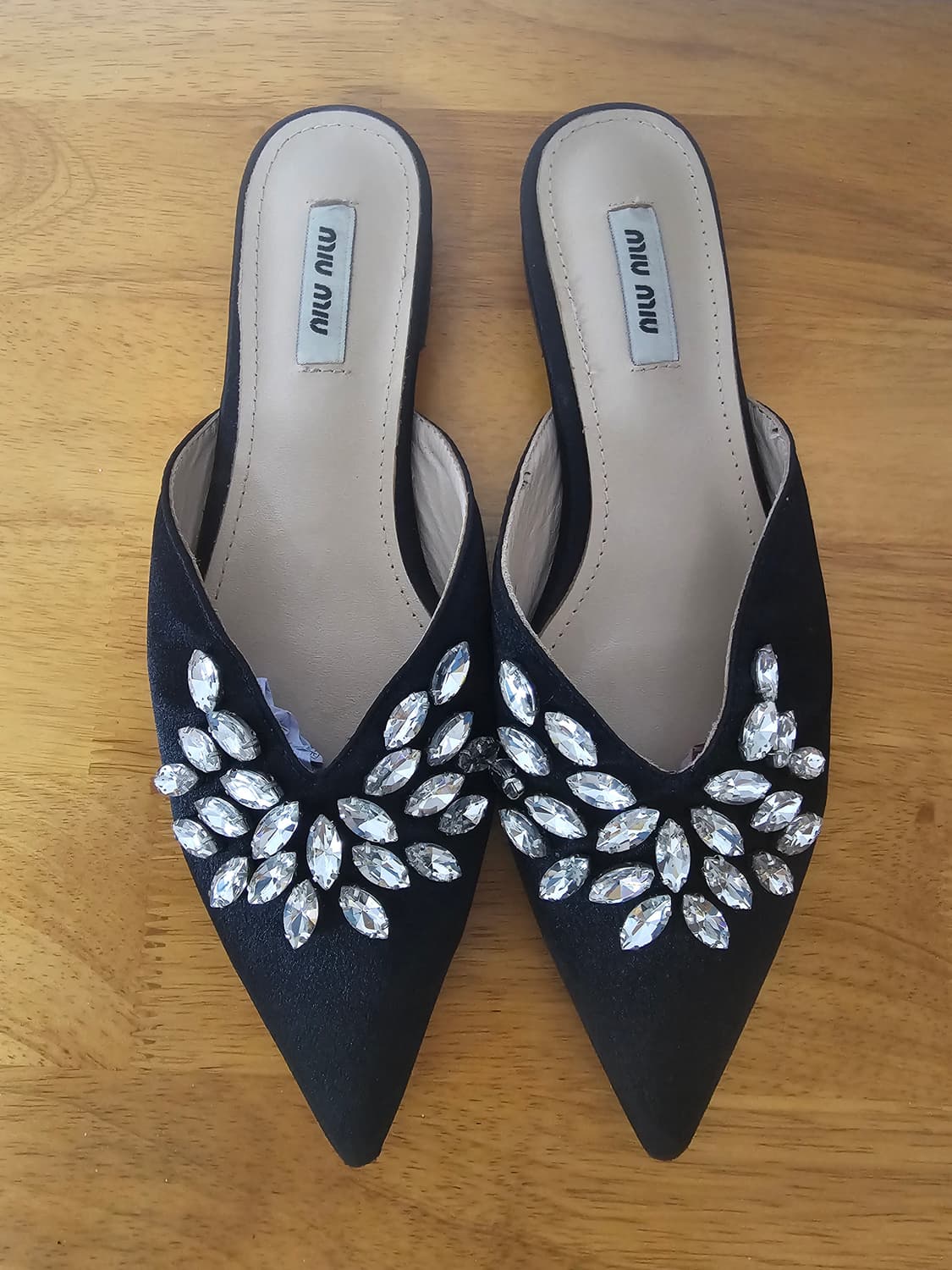 미우미우(Miu Miu) 쥬얼 사틴 블로퍼 - 38사이즈

 상품이미지2