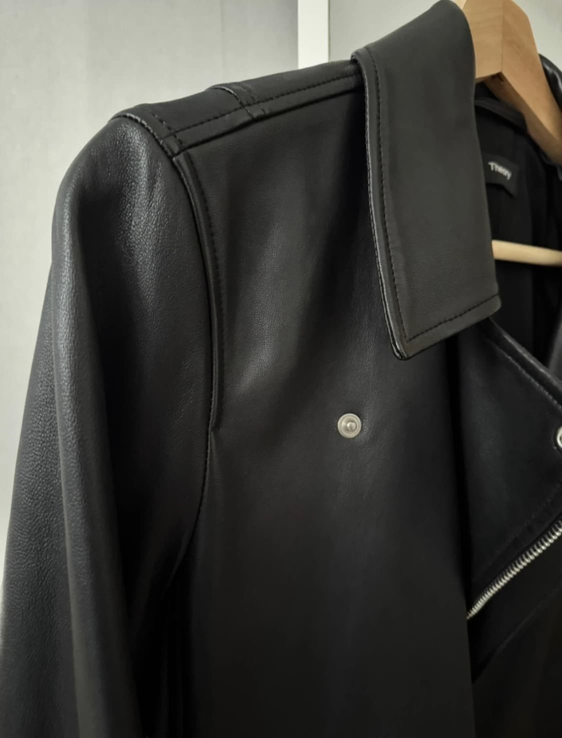 Theory 램스킨 라이더 자켓  상품이미지2