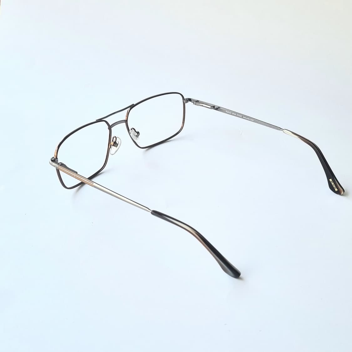 데드스탁 엣지를 더하는 투브릿지 긱시크 안경테 737 상품이미지4