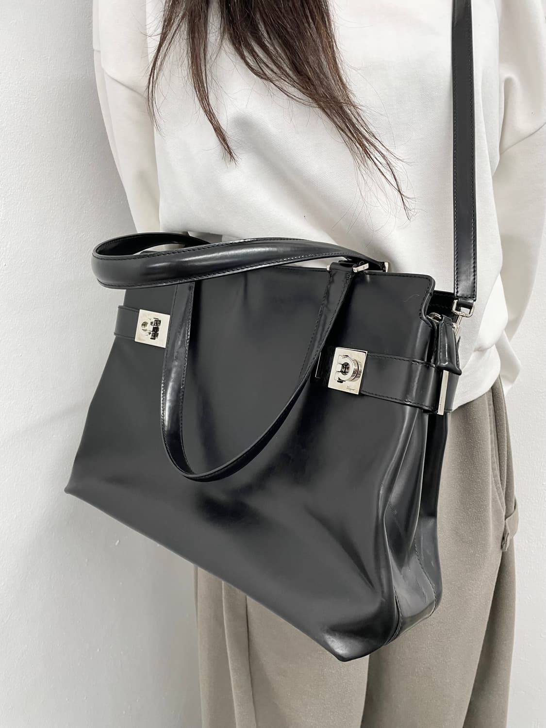 90s 페라가모 간치니 투 락 토트백 상품이미지10