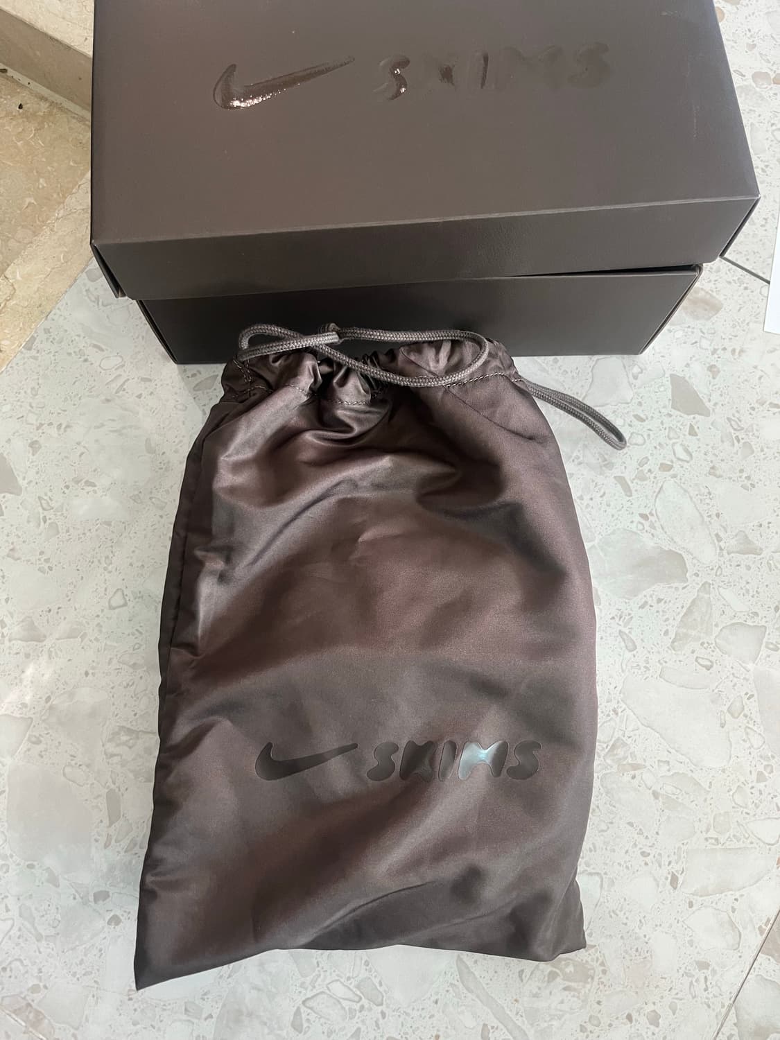 나이키x스킴스 리프트 메쉬 스니커즈 220 상품이미지5