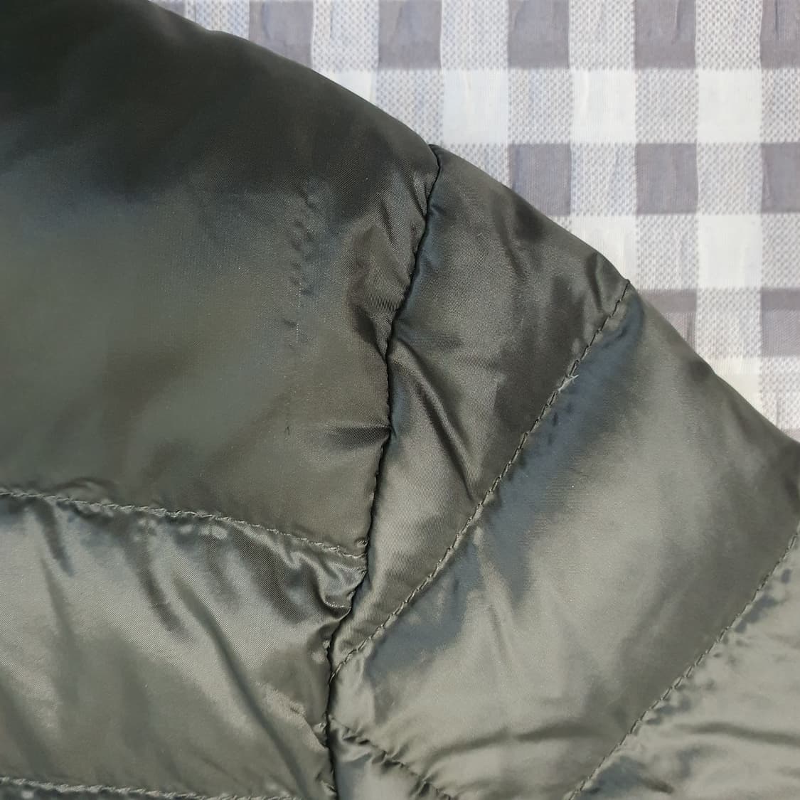 유니클로 브이넥 경량패딩 남자95 상품이미지6