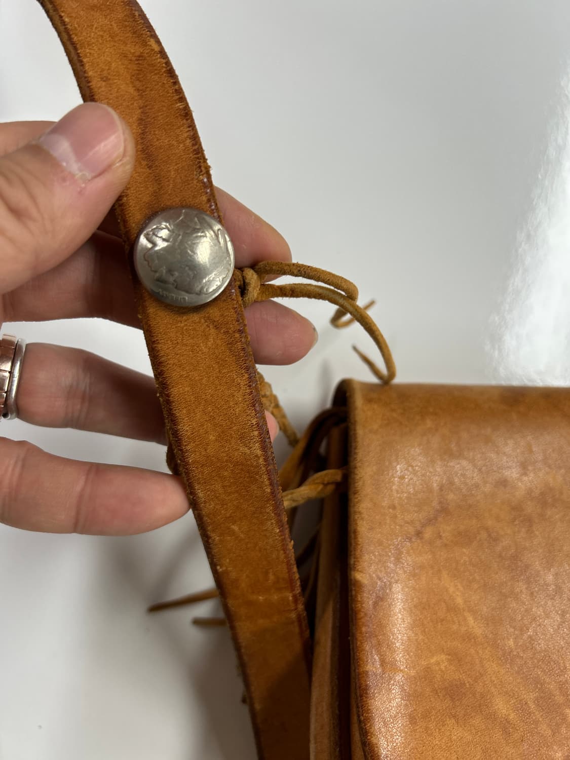 goros 고로스 네츄럴 새들레더 버킷백 7콘초 크로스백 상품이미지5