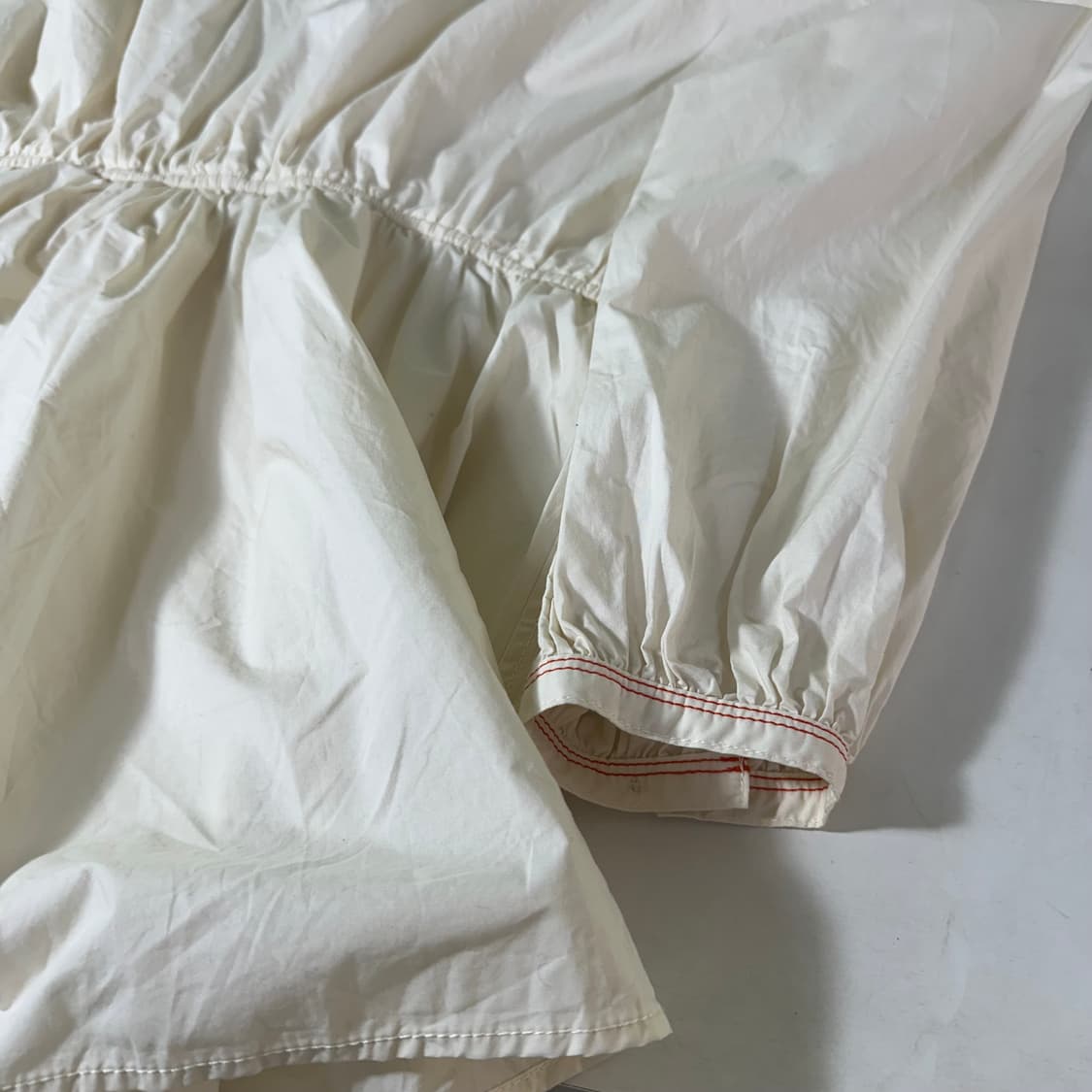 우먼L 유니클로 X JW앤더슨 크림아이보리 허리스트링 하프 블라우스 상품이미지5