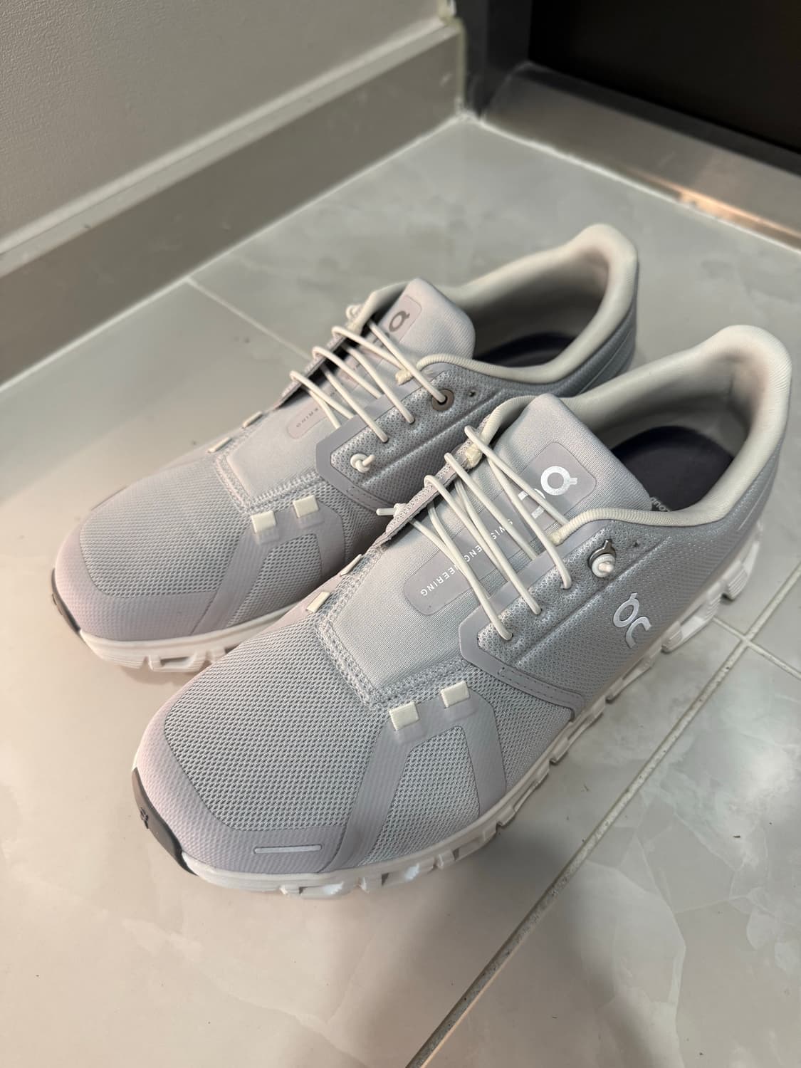 온러닝 클라우드6 글래시어화이트 9사이즈 상품이미지1