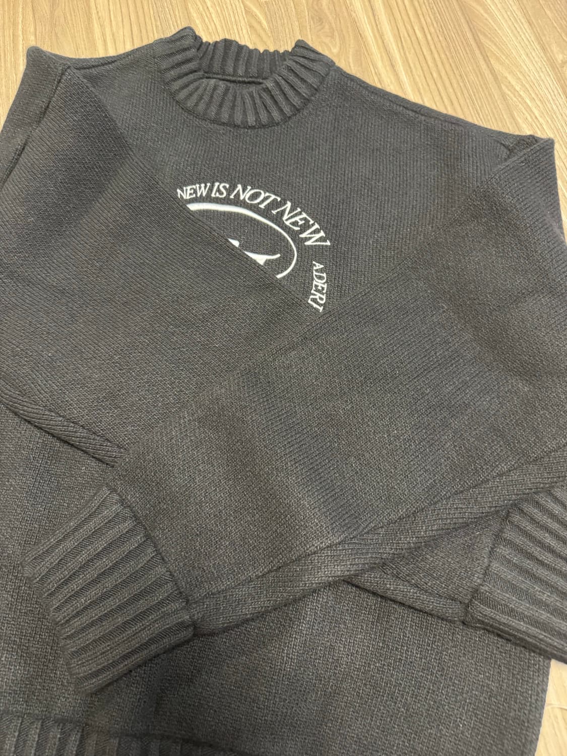 아더에러 스페릭 니트 3사이즈 상품이미지7