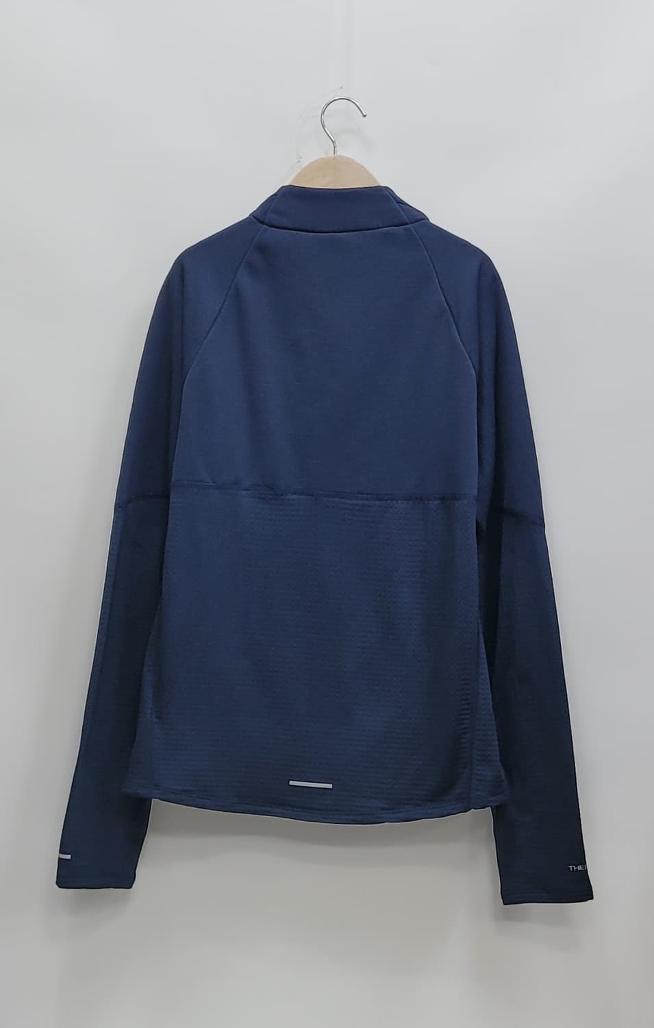 (새상품) NIKE 23SS 나이키 써마 핏 발수 러닝탑 / 남 XL 상품이미지3