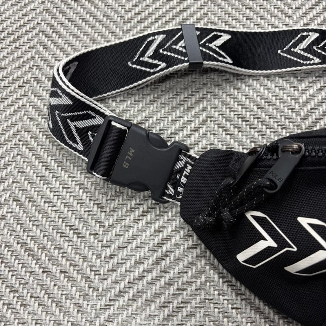 MLB 뉴욕양키즈 힙색 v2427 상품이미지3