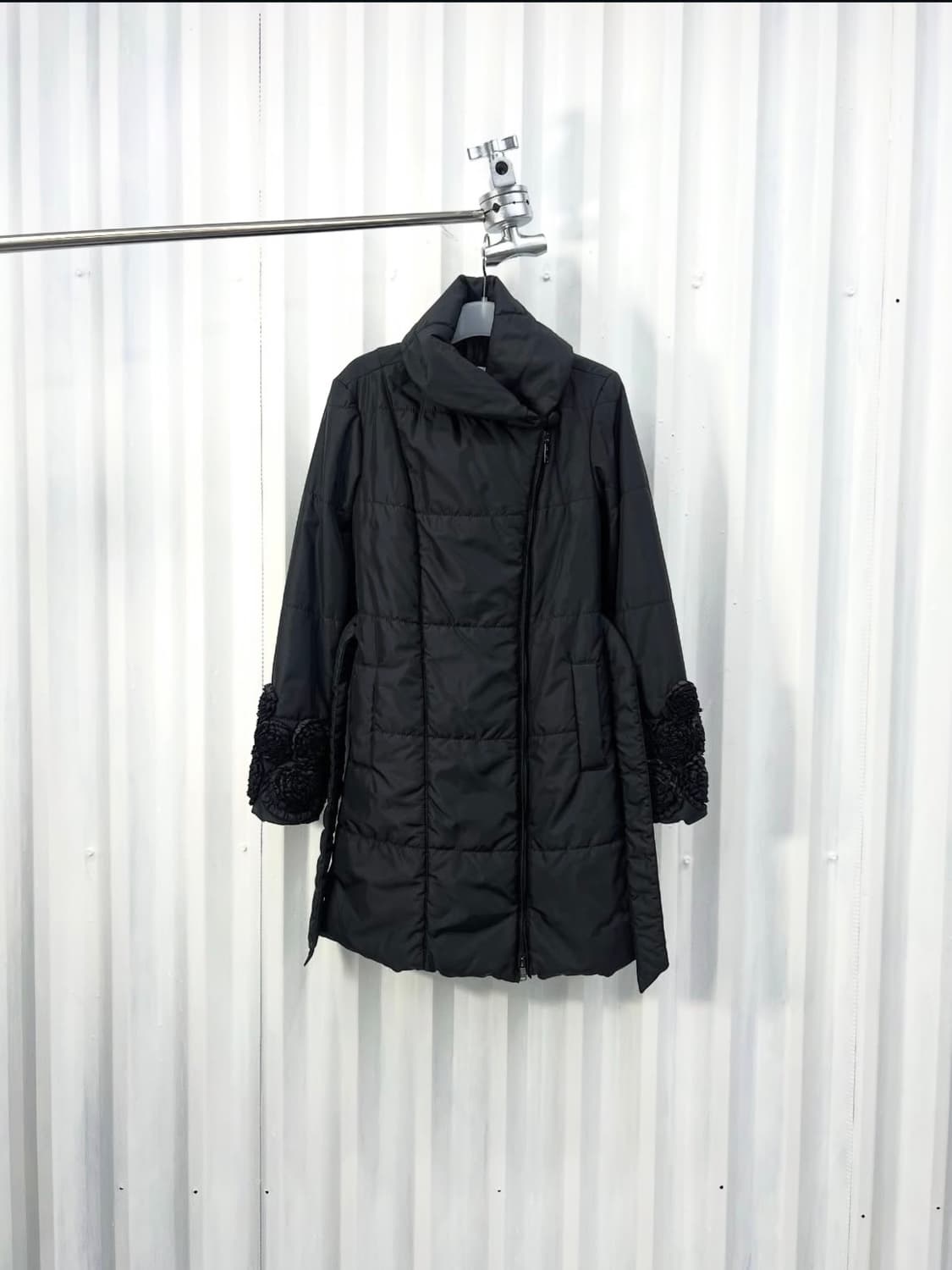 Armani Collezioni texture down coat 상품이미지4