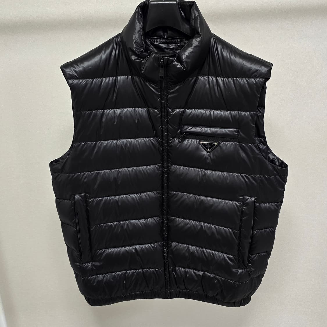 프라다 패딩 조끼 50사이즈 100 판매 상품이미지1
