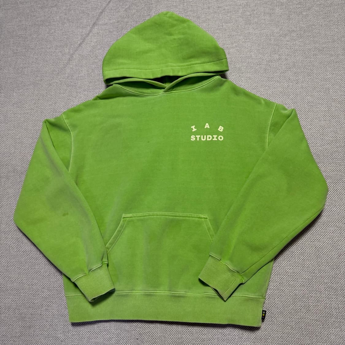 아이앱 스튜디오 애플 그린 피그먼트 후드티 상품이미지2