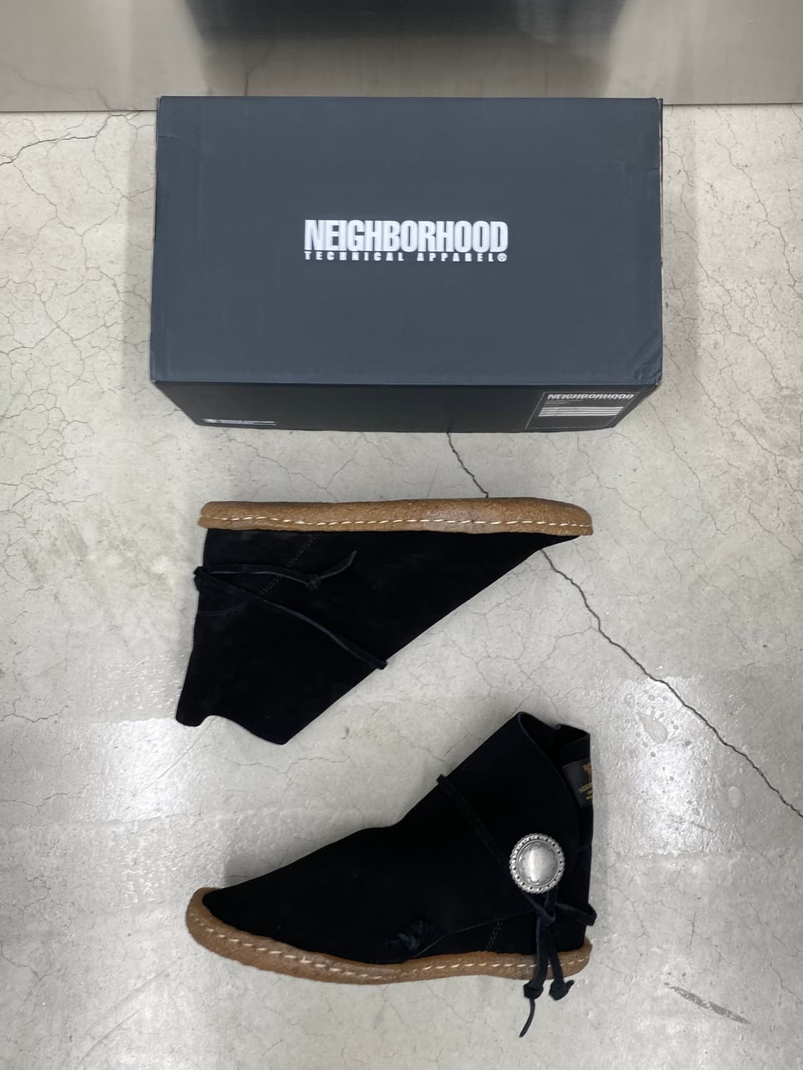 네이버후드 카우하이드 콘초 모크 부츠 상품이미지6