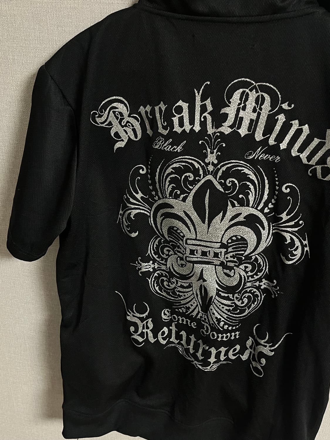 [펑크] 레터링 실버 반팔 집업 상품이미지1