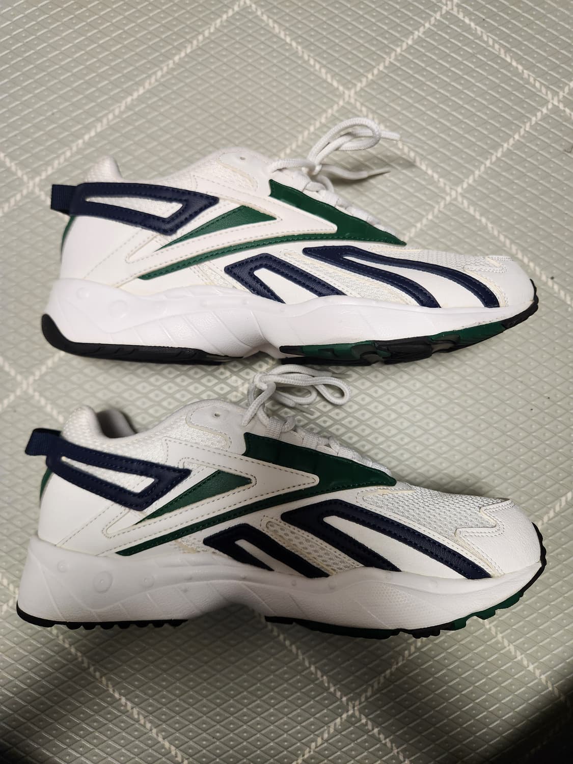 리복 운동화 인터벌 로고 사이즈280  

오염 하자없이 깨 상품이미지7