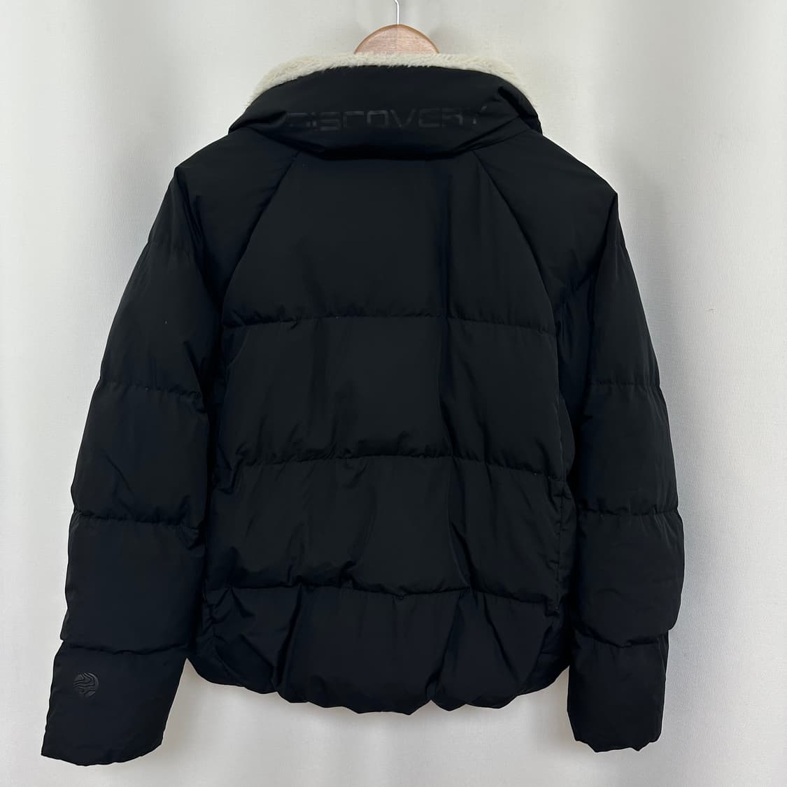 디스커버리 여자 오리털 가벼운 패딩 검정 95  iow 상품이미지4