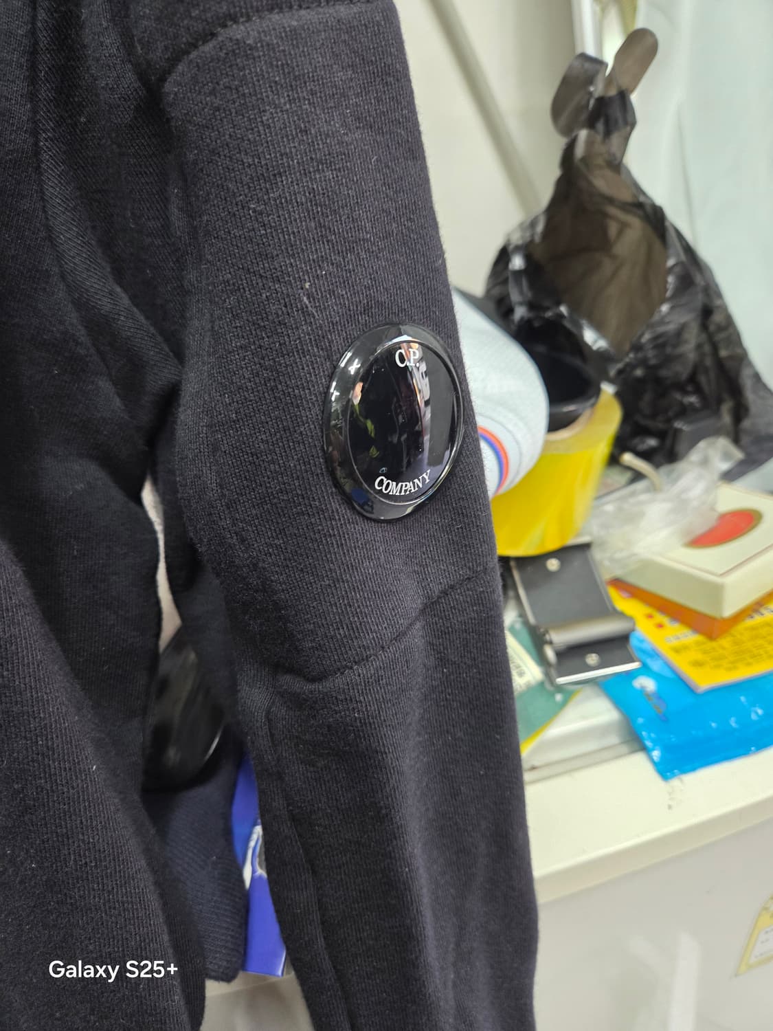 CP 블랙   맨투맨     상품이미지2