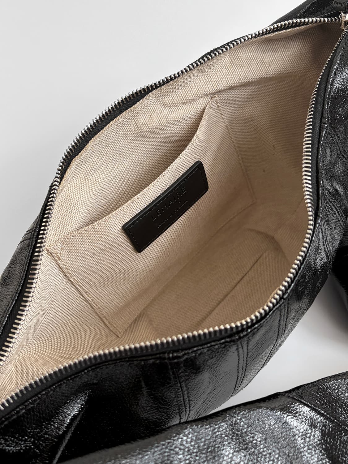 르메르 코티드린넨 크루아상백 스몰 판매합니다. 상품이미지6