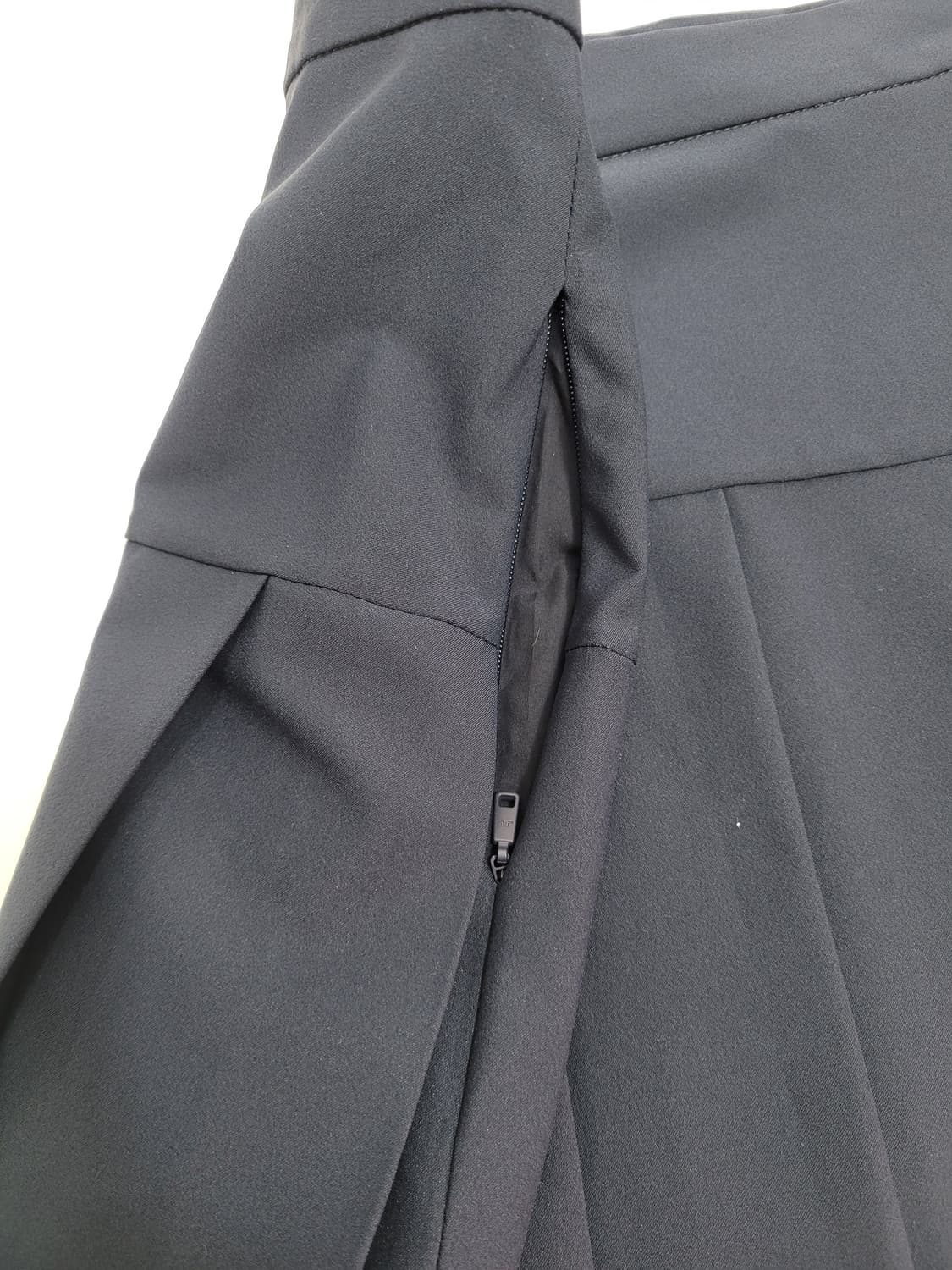 J.LINDEBERG 제이린드버그 플리츠 스커트 / 여 M 네이비
 상품이미지5