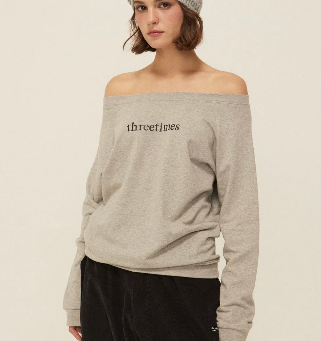 쓰리타임즈 오프숄더 맨투맨 그레이 상품이미지1