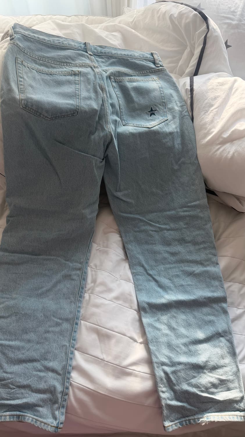 슈프림 레귤러 진 워시드 블루 23FW 34 상품이미지2