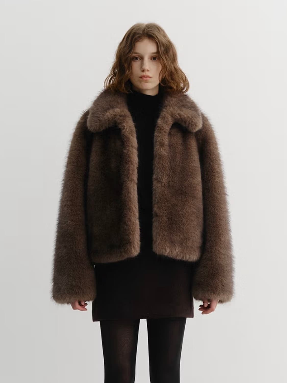 던스트 크롭 퍼 자켓 브라운 상품이미지1