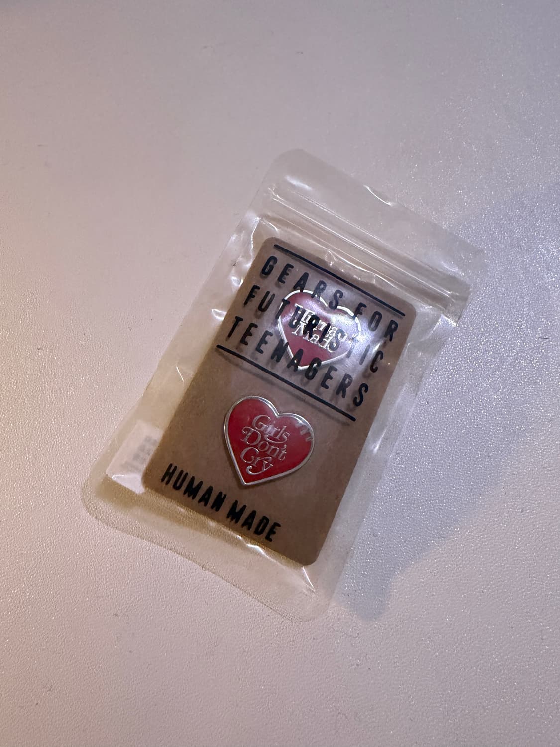 휴먼메이드 X 걸스돈크라이 뱃지 판매합니다! 상품이미지2