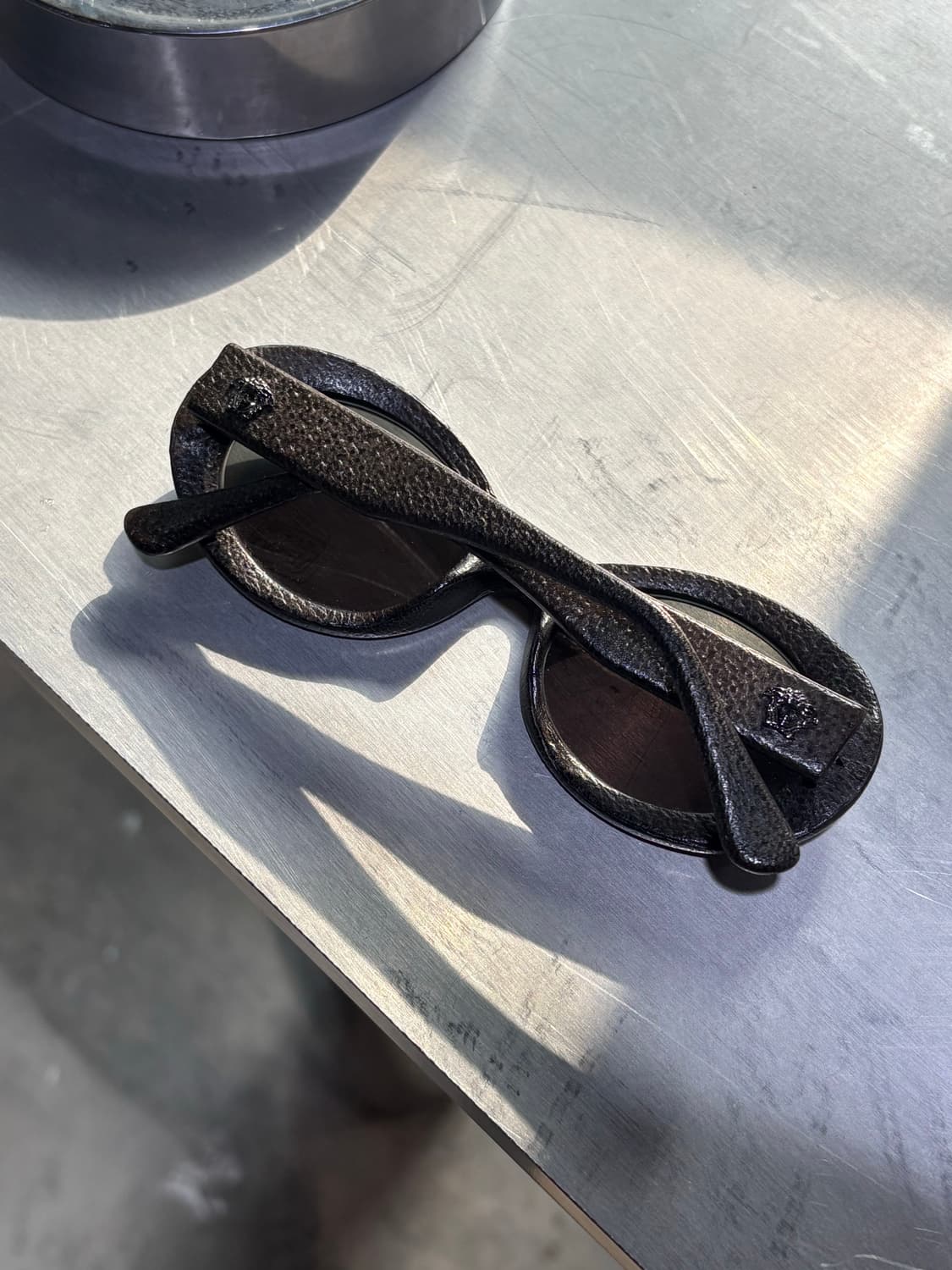 지아니 베르사체 레더 선글라스 90‘sMOD 403/N COL. P01 상품이미지2