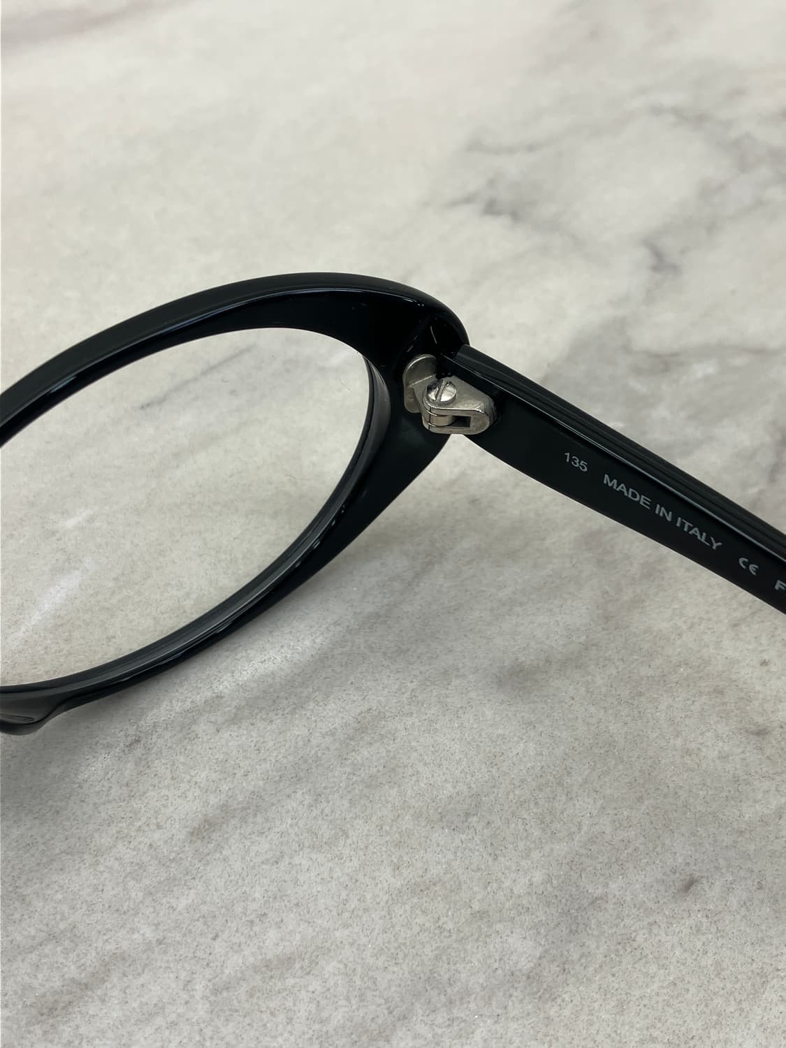 펜디 FENDI 긱시크 올 블랙 오벌 뿔테 안경 상품이미지3