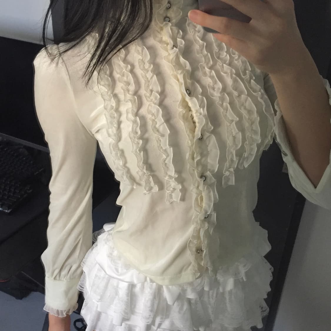 히메갸루 프릴 레이스 투버튼 벨벳 블라우스 상품이미지4